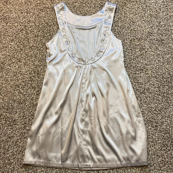 Alexia Admor Sliver Backless Dress with Beaded Neckline - Picture 8 of 9